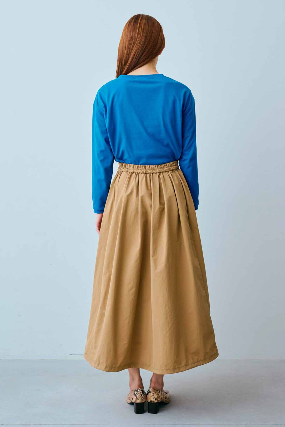 DRECO by IEDIT|【3～10日でお届け】IEDIT[イディット]　撥水＆UVカットがうれしい 2-WAYシルエットスカート〈キャメルベージュ〉|モデル身長：165cm　着用サイズ：M