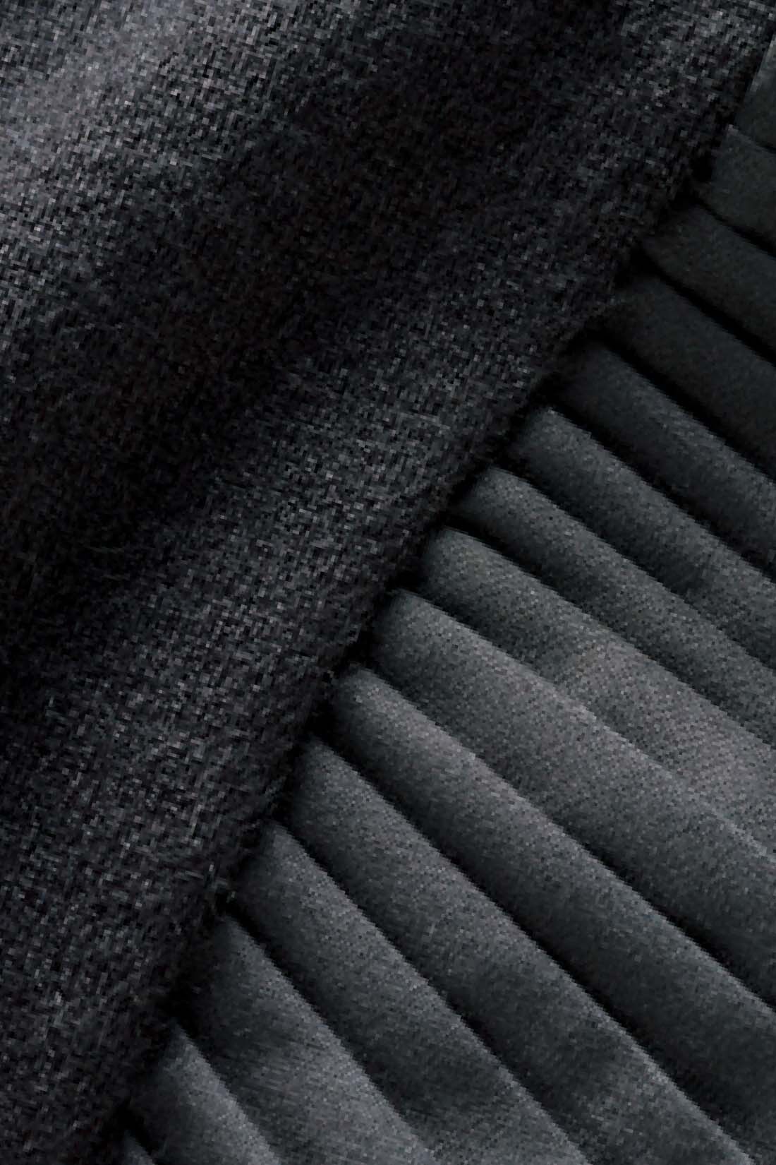 DRECO by IEDIT|IEDIT[イディット]　袖プリーツデザインの異素材遣いニットワンピース〈ブラック〉|しっかり厚みのあるミラノリブニットと、マットな質感の布はくプリーツ袖の上品な異素材遣いが新鮮。