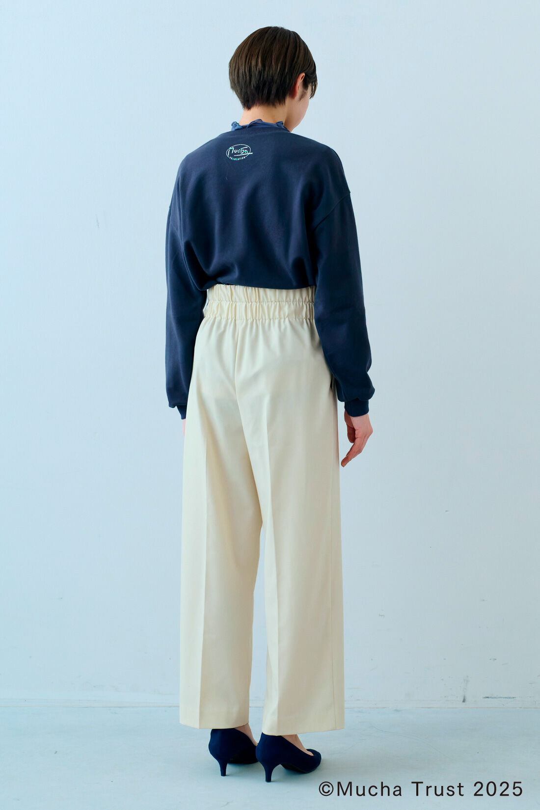 DRECO by IEDIT|【3～10日でお届け】IEDIT[イディット]　大人にちょうどいい　ベルト付きハイウエストワイドパンツ〈ライトベージュ〉|モデル身長：163cm　着用サイズ：M