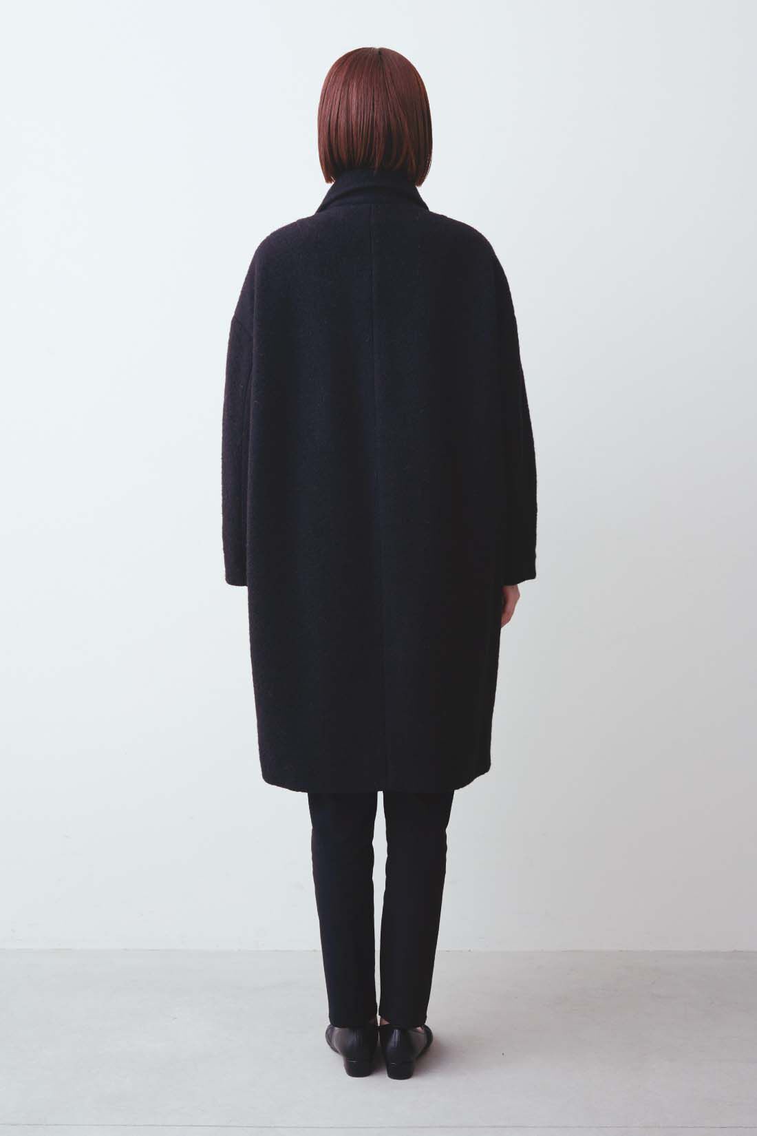 DRECO by IEDIT|IEDIT[イディット]　スライバーニット素材で軽くて暖か ゆるっと着こなす新鮮ロング丈Pコート〈ブラック〉|モデル身長：169cm 着用サイズM