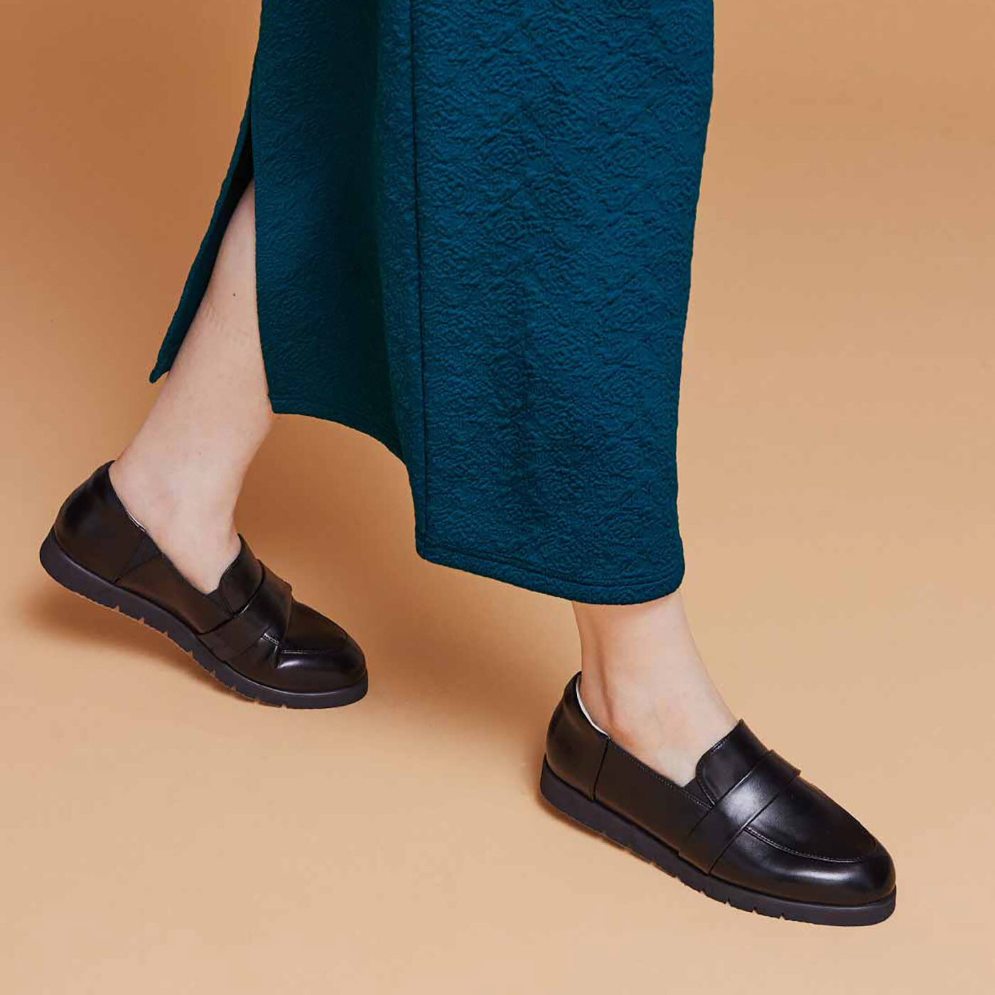 Her smileプロジェクト IEDIT[イディット] まるでスニーカー心地 す