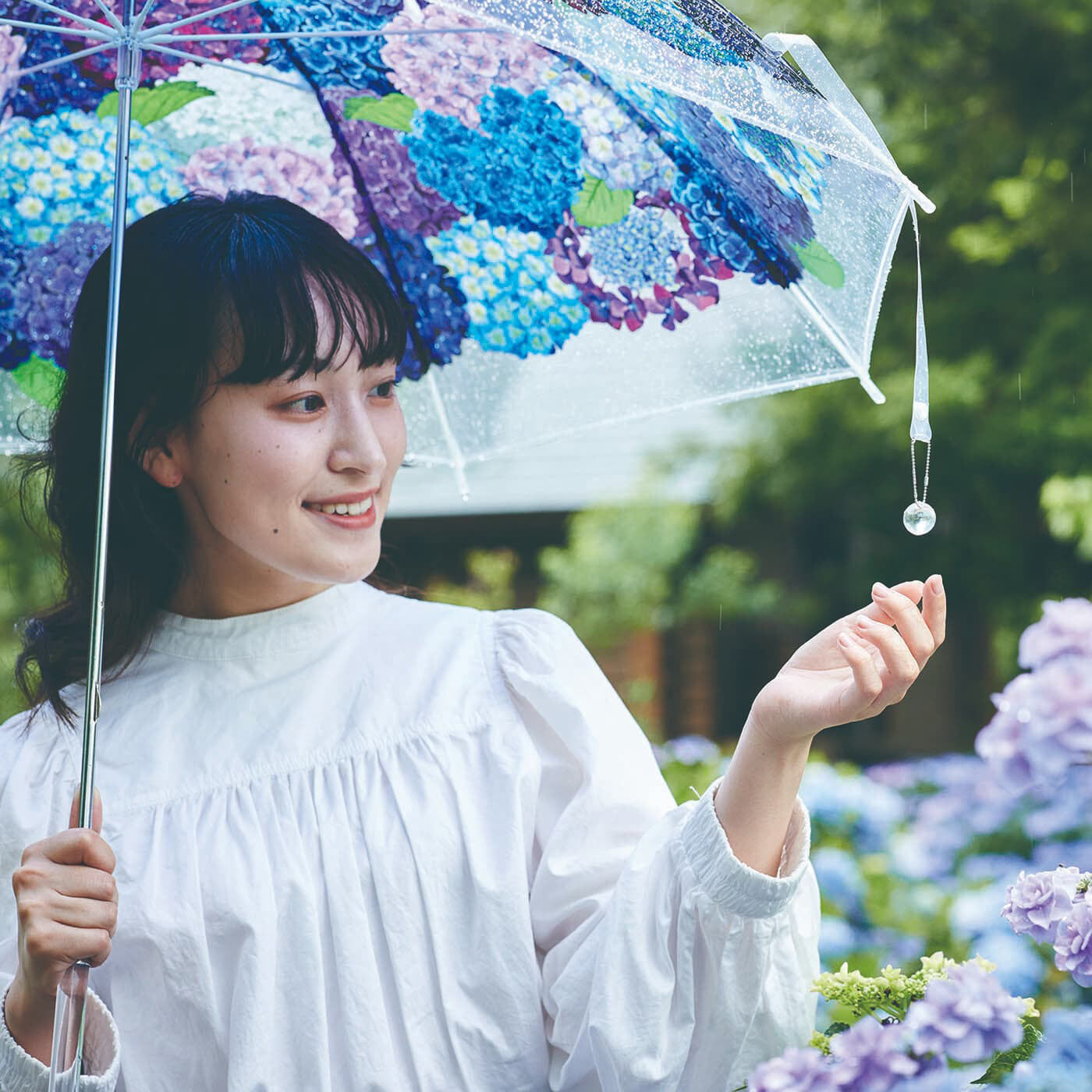 YOU＋MORE！［ユーモア］|YOU+MORE!　雨空に咲きこぼれる 紫陽花の傘の会