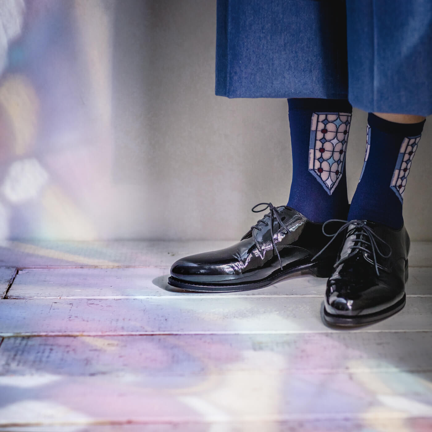 YOU+MORE!|YOU+MORE!　足もとをノスタルジックに彩る ステンドグラス靴下の会