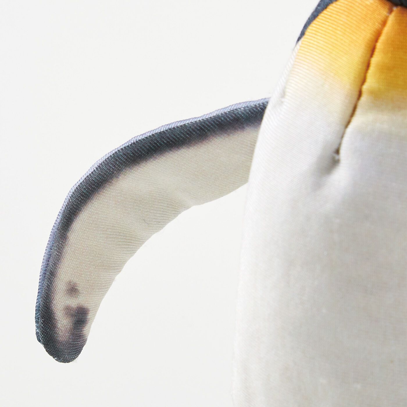 YOU＋MORE！［ユーモア］|YOU+MORE!　卵→ヒナ→成鳥に!?　 オウサマペンギン3変化ぬいぐるみ|つばさの内側もリアルなプリント