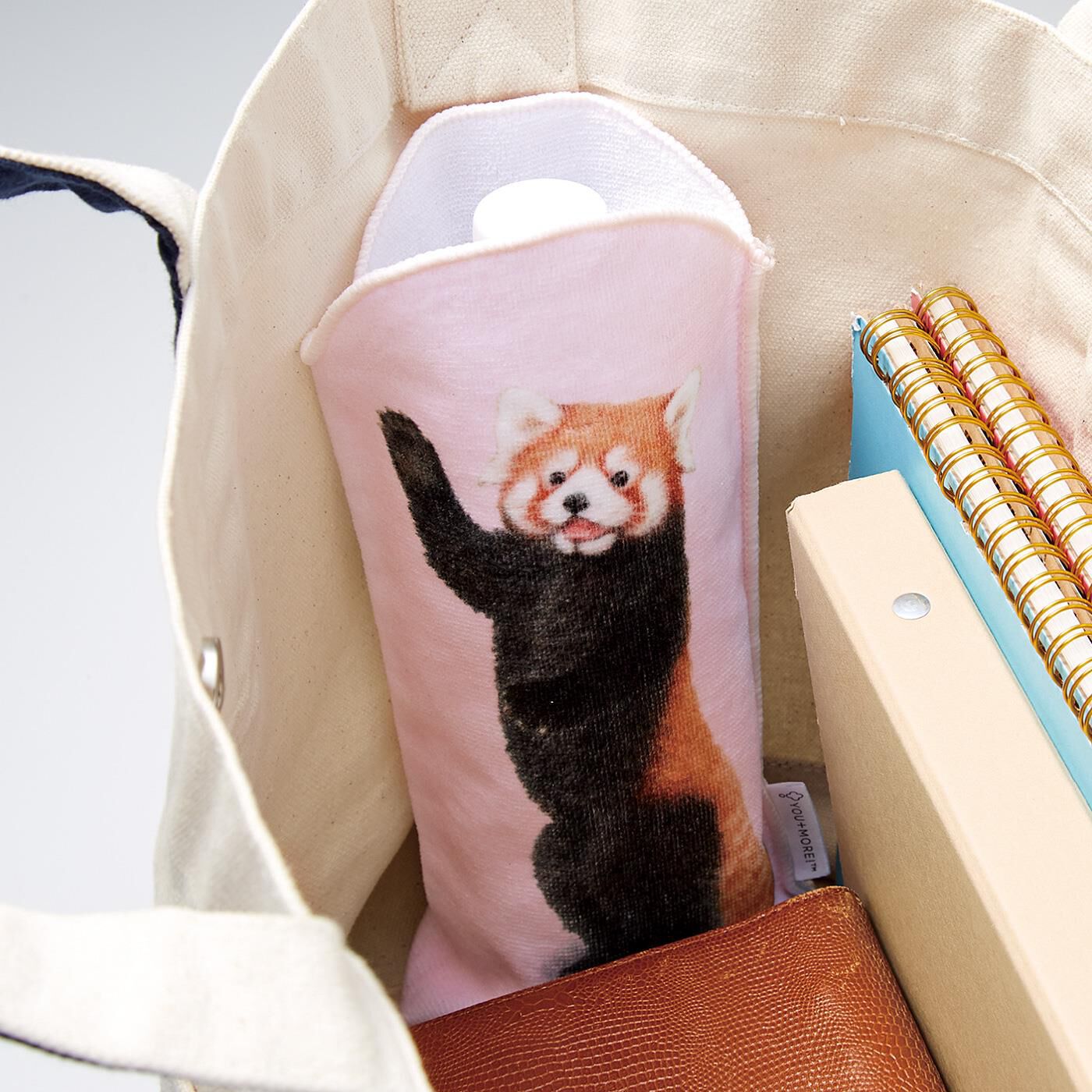 YOU+MORE!|YOU+MORE!　レッサーパンダが立つ ペットボトルタオルの会|バッグの中で立っち。ペットボトルの結露対策にも。
