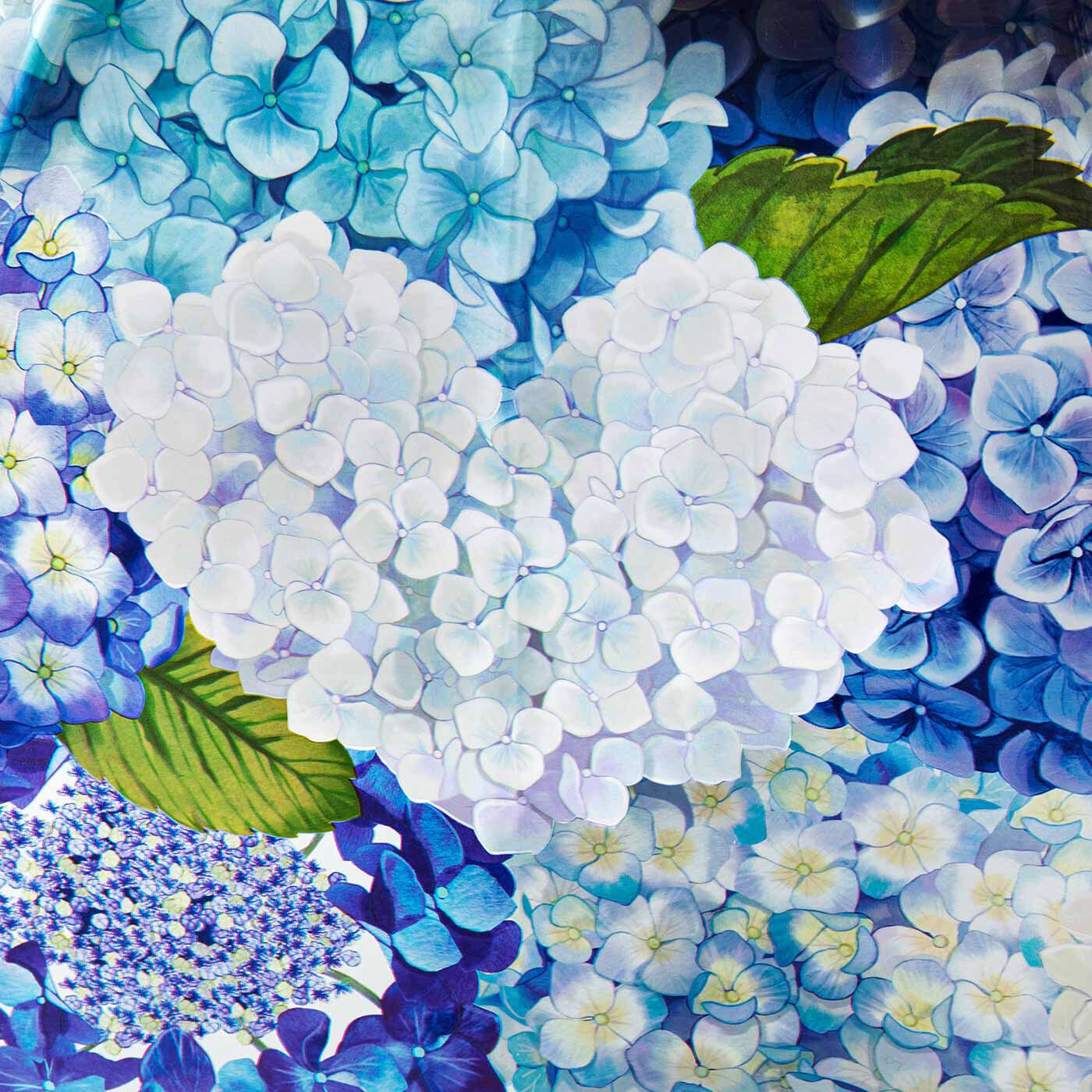 YOU＋MORE！［ユーモア］|YOU+MORE!　雨空に咲きこぼれる 紫陽花の傘〈水色〉|「ハートの紫陽花」を見つければ、しあわせになれるかも!?