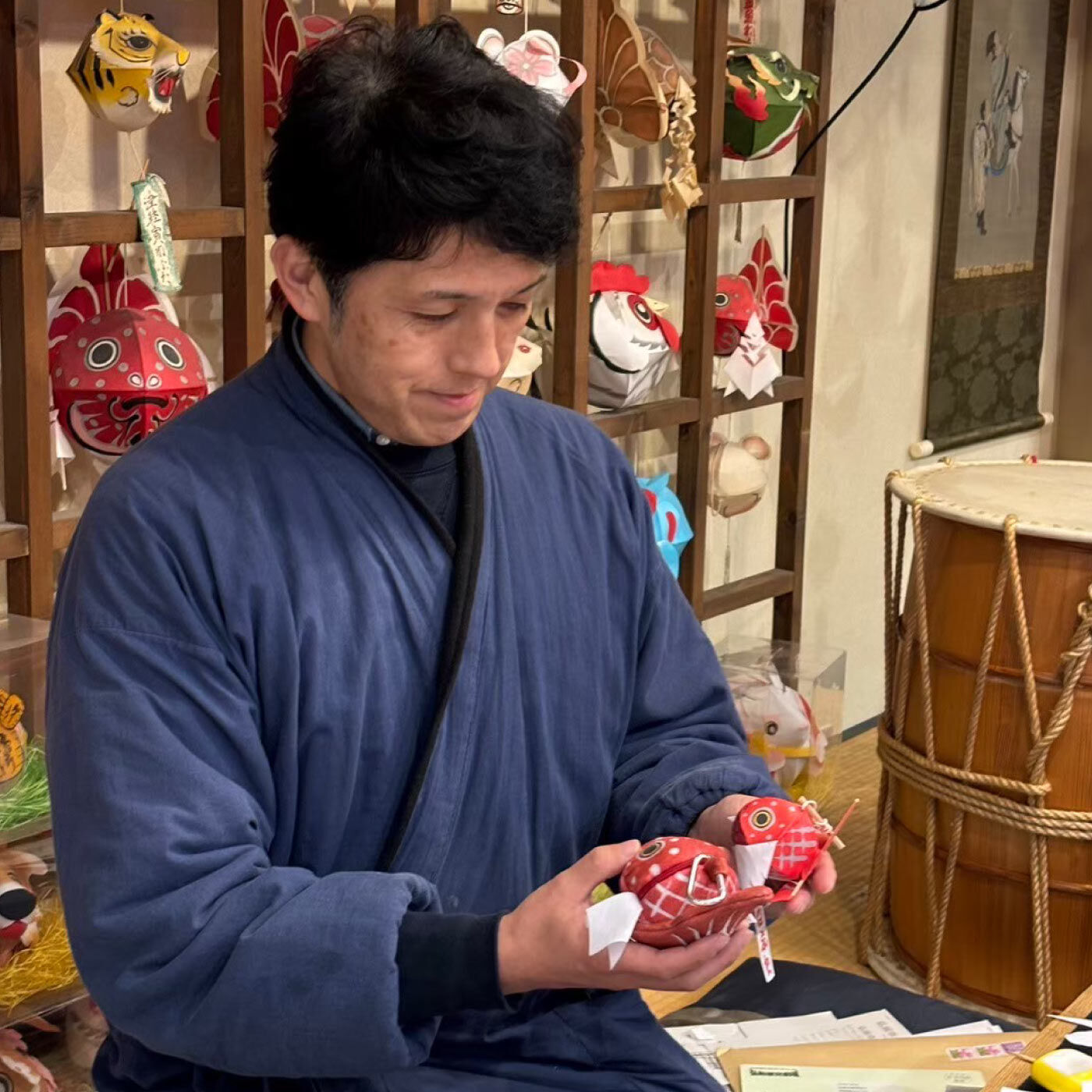 YOU＋MORE！［ユーモア］|YOU＋MORE!　いつでもお祭り気分　青森の伝統工芸士とつくった 金魚ねぷたポーチ〈ひめりんごサイズ〉|弘前の「津軽藩ねぷた村」の伝統工芸士監修。