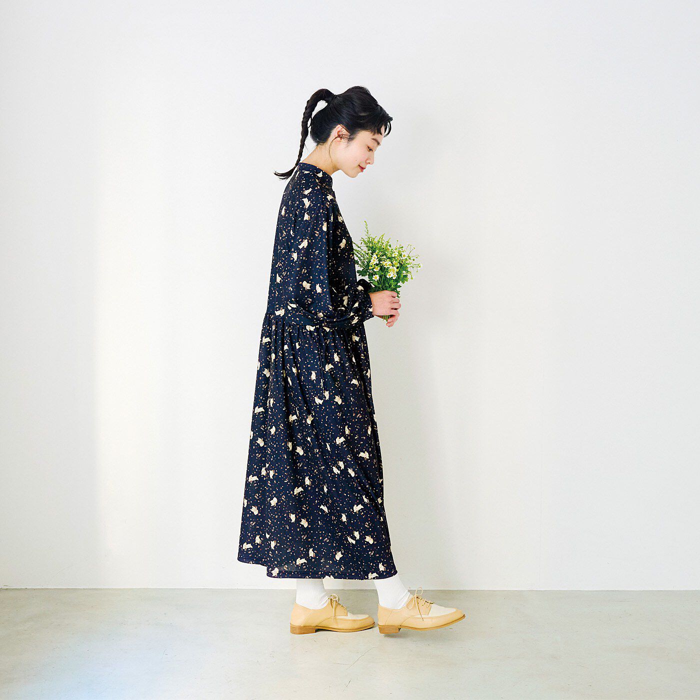 YOU＋MORE！［ユーモア］|YOU＋MORE!　クローバーのお花畑とうさぎのふんわりシルエットワンピース|ぽわんとした袖でらくな着心地。