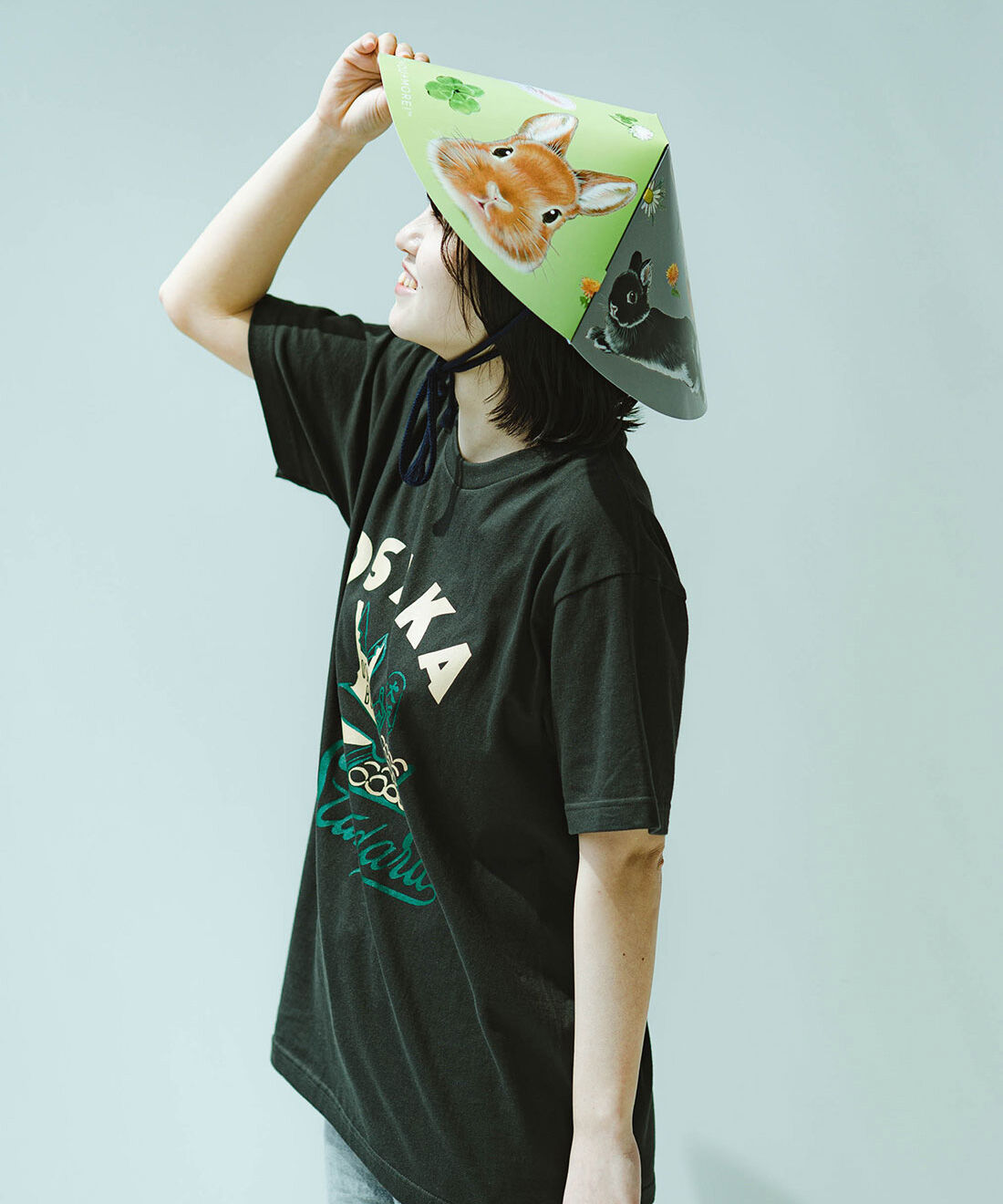 MonthlyBOX|【FELISSIMO Globalオリジナル】100セット限定 ！すっげえ笠付き OSAKA Standard Tシャツ〈ブラック〉|　　　ノベルティの「すっげえ笠」と合わせてコーデすれば、夏にぴったりの着こなしに。見た目も楽しく、しっかり日よけもしてくれる優れモノす。