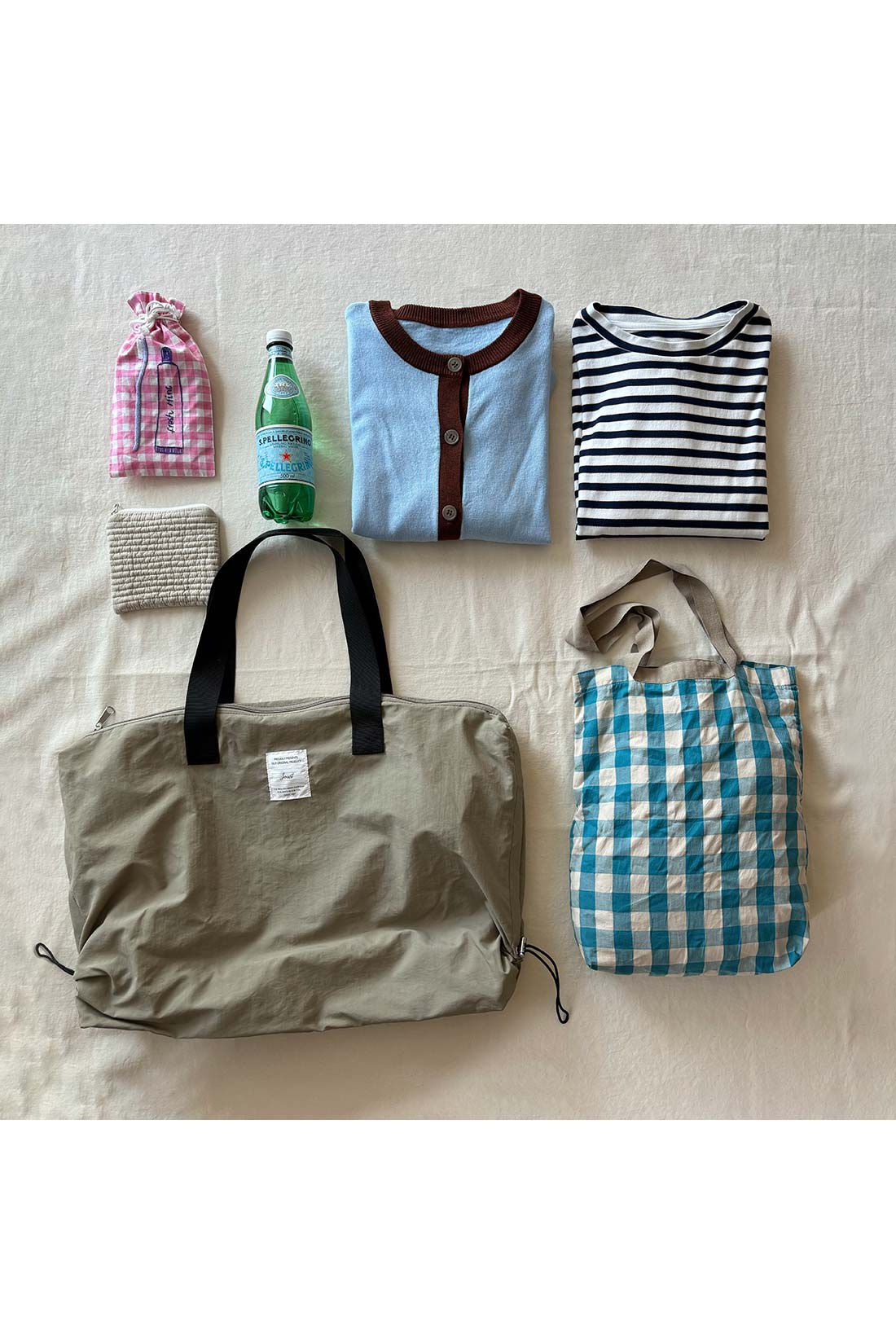 シロップ. 特急便|【3～10日でお届け】ギャザービッグトート【シロップ．バスケット】|これぐらい入ります。1泊2日ぐらいならこのバッグ1つでOKかも。