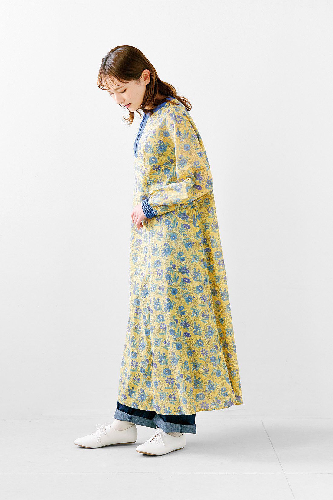 シロップ. 特急便|【3～10日でお届け】レゾリヴァード×シロップ.　南仏の風を感じる　ボタニカルフラワーのワンピース〈イエロー〉|身長162cm/Mサイズ着用
