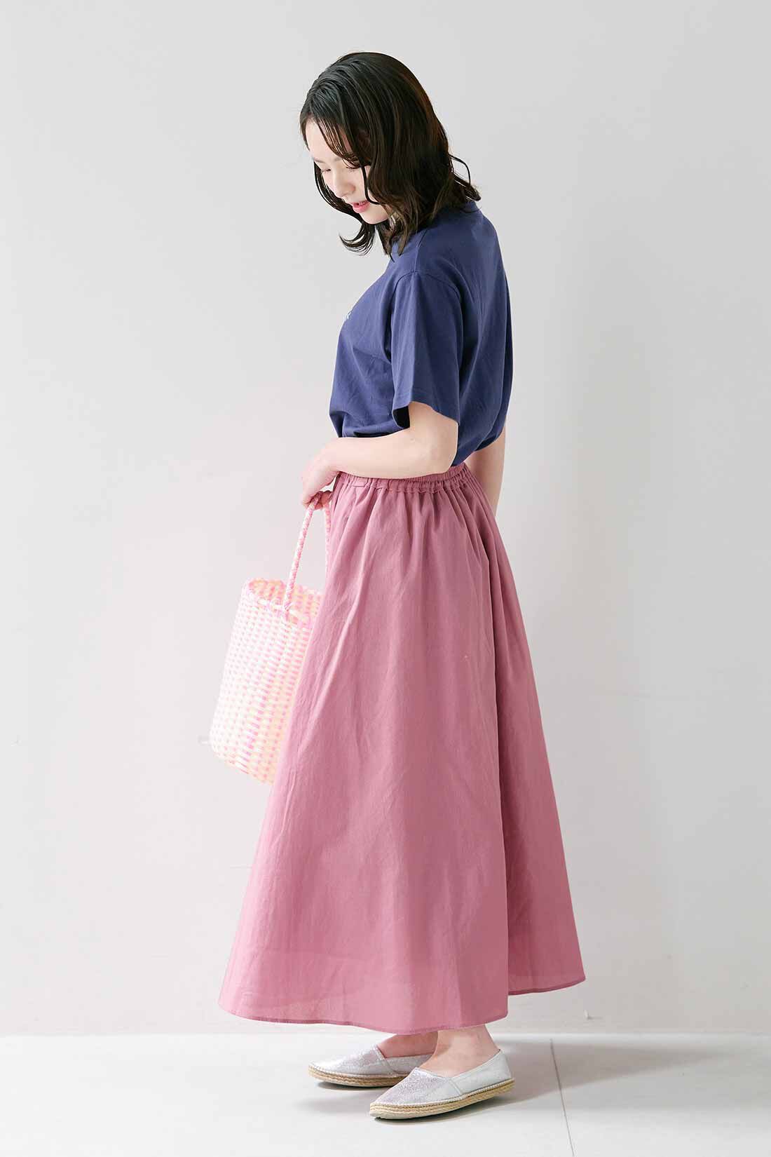 シロップ. 特急便|【3～10日でお届け】シロップ． ちょっぴりレトロ気分なアイスクリームのフロッキープリントＴシャツ〈シングル×ネイビー〉|身長162cm/Mサイズ着用