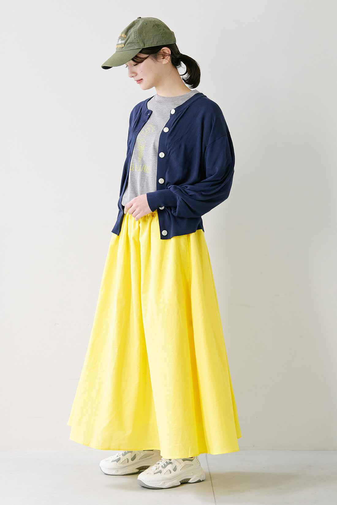 シロップ．特急便|【3～10日でお届け】シロップ． アイスクリームみたいなカラーが目を引く　軽やかに揺れる綿麻スカート〈レモンシャーベット〉|身長162cm/Mサイズ着用