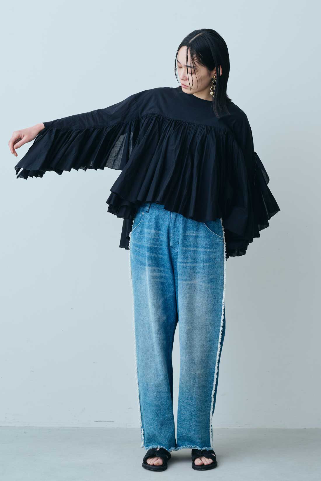 fashion special|【WEB限定・特急便】MEDE19F 〈SELECT〉AAYUSHI　スリーブフリルブラウス