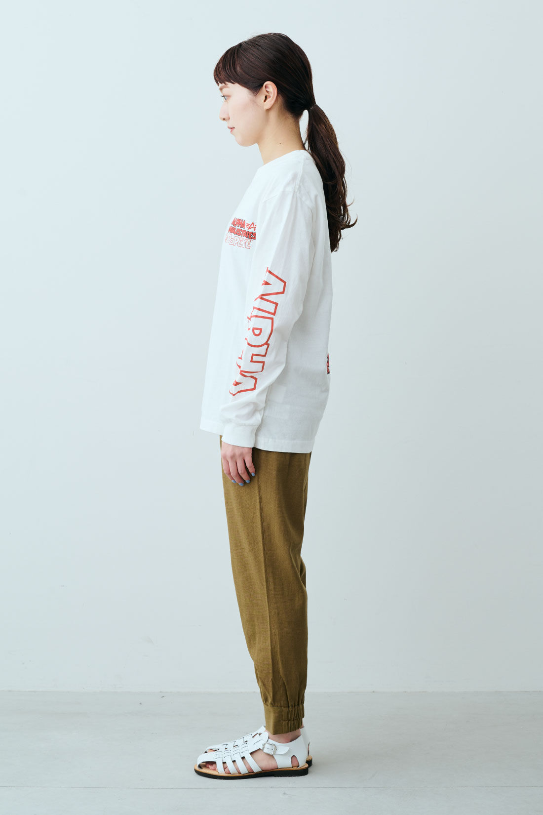 ファッションスペシャル|【WEB限定・特急便】　POPEYE（TM）×ALPHA バックプリントTシャツ|2：ホワイト　モデル身長：163cm