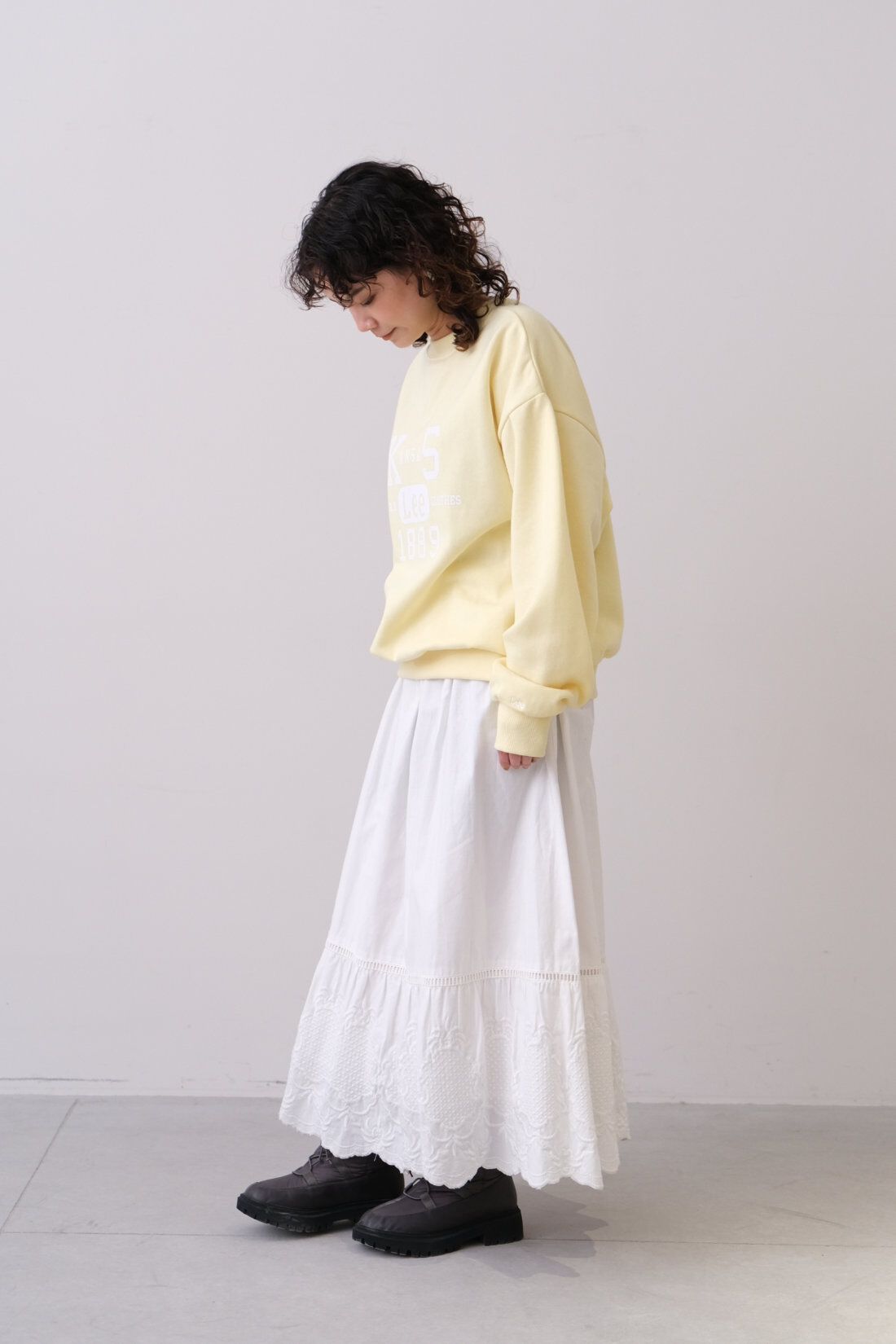 ExpressBOX|MEDE19F 〈SELECT〉【LEE】COLORFULL SWEAT|〈イエロー〉モデル身長：157cm