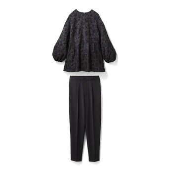 ExpressBOX | ジャカードトップスとジョーゼットパンツの華やぎセットアップ〈ブラック〉