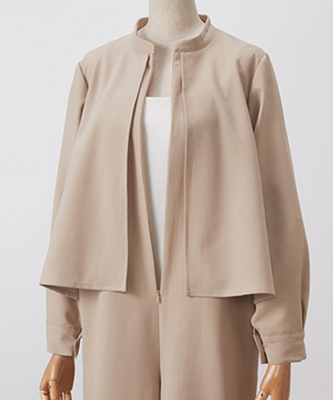 fashion special|リブ　イン　コンフォート　はまじとコラボ　着るだけでコーデが完成！ここぞという時に頼れるオールインワン〈アイアンブルー〉（ＷＥＢサイズ）|ガバッと深開きのフロントコンシールファスナーで、見映えのよさと絶対的な着やすさを確保。※お届けの商品とはカラーが異なります。