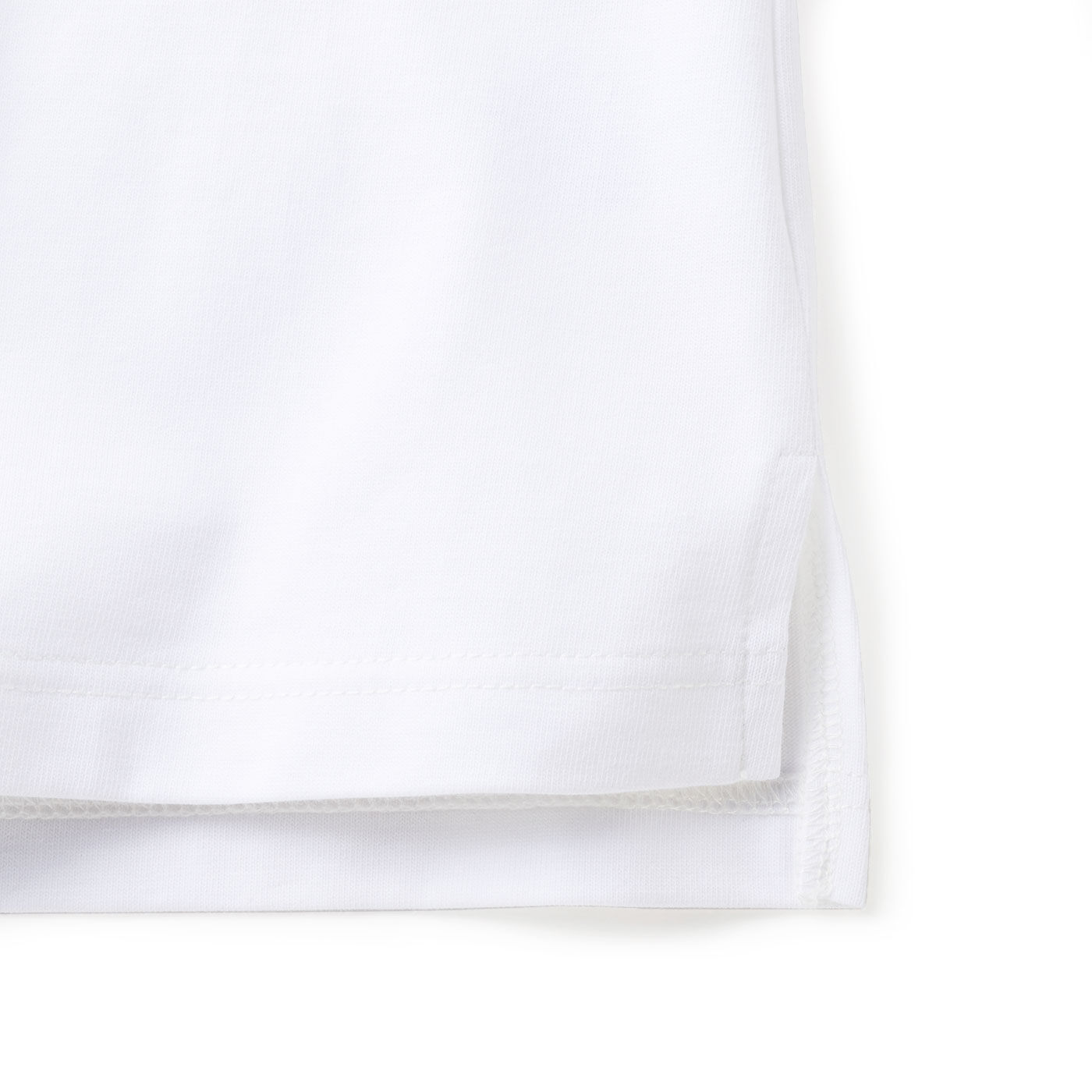 FelissimoLX|LX　大人の今が輝く　理想のTシャツ PARTⅡ（ホワイト）|総丈には前後に若干の差をつけ、絶妙な丈を実現。ボトムインにもアウトでも着こなせます。
