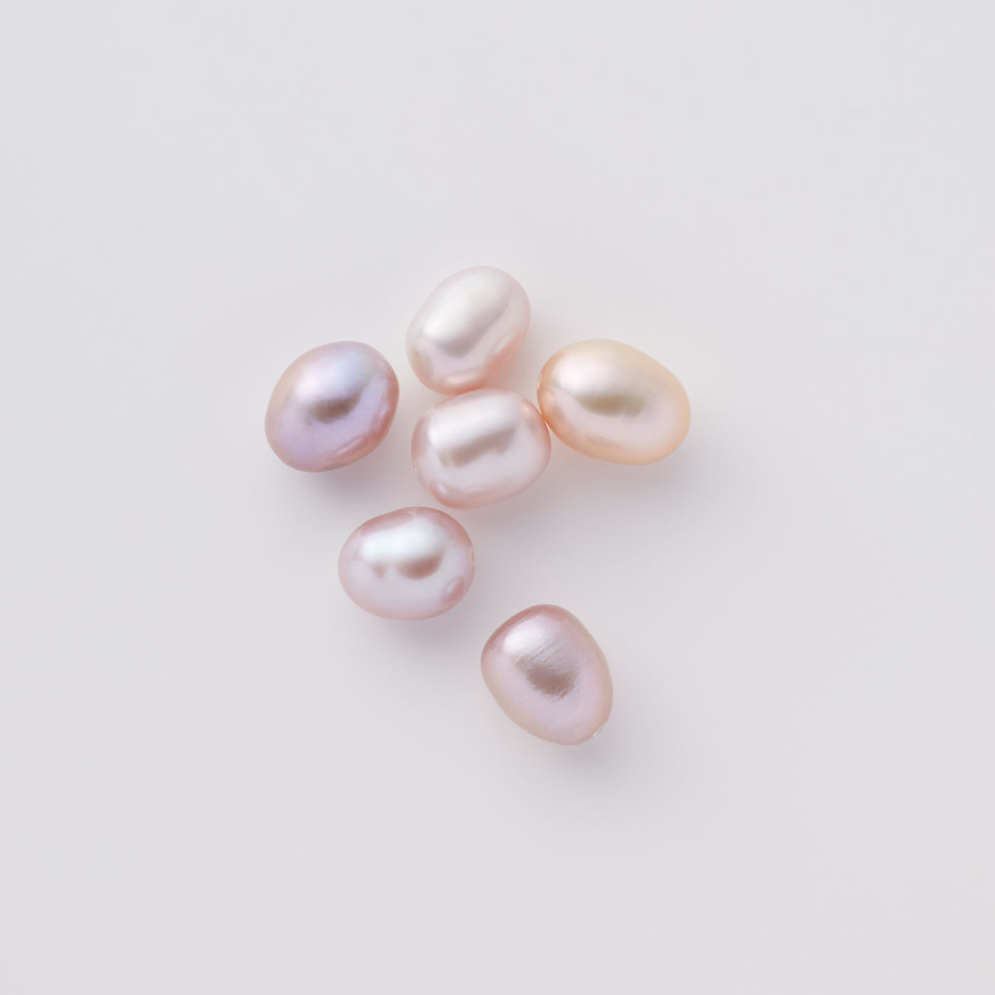 FelissimoLX|ＬＸ　天然ピンクが美しいバロックパールイヤリング|無着色の淡水パールなので自然なピンクの色合いと形状をお楽しみください。