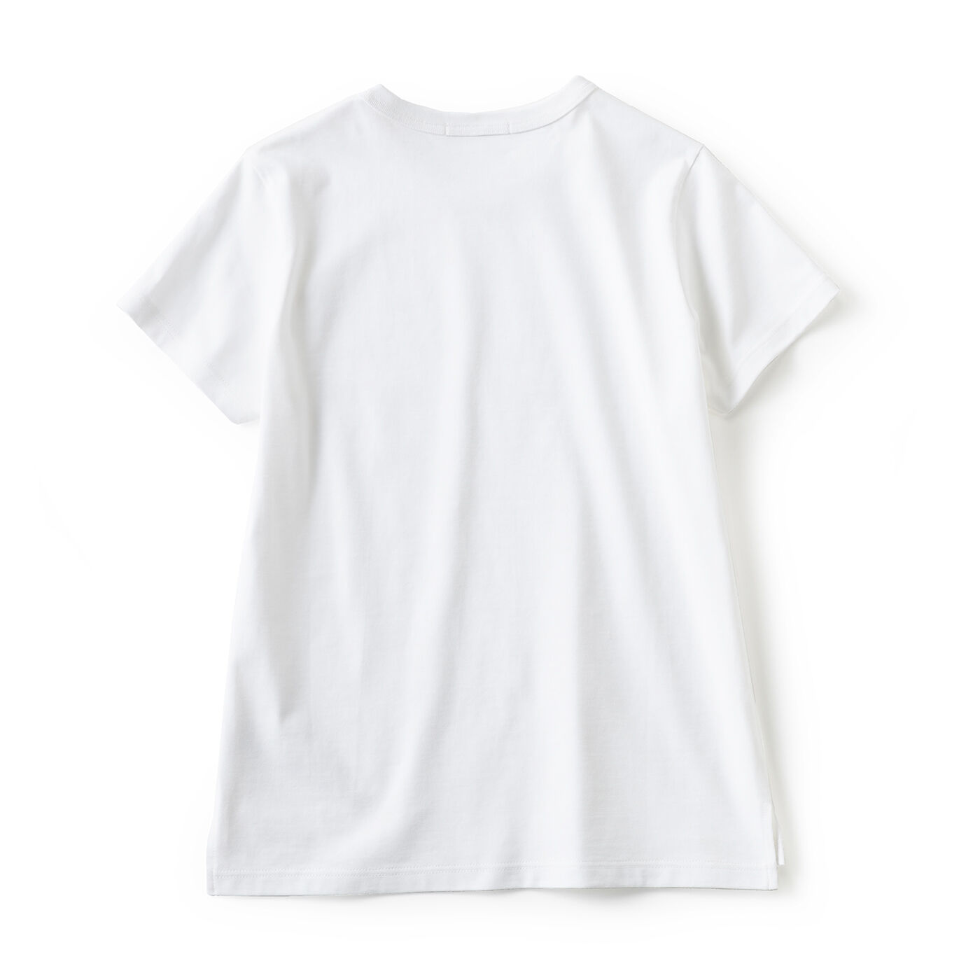 FelissimoLX|LX　大人の今が輝く　理想のTシャツ PARTⅡ（ホワイト）|【バックスタイル】適度なゆとりと美しいドレープで、後ろ姿を美しく。背肉とアームホールの段差も気になりにくい仕上げ。