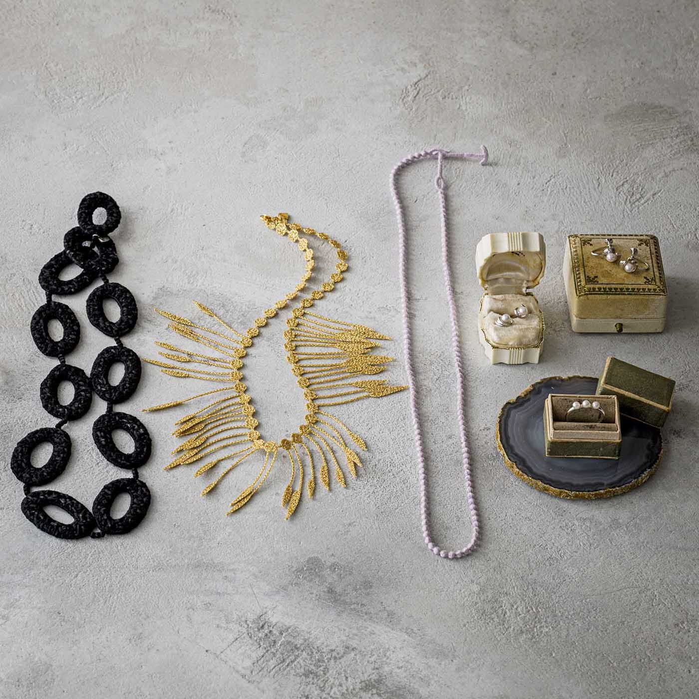 ＆Stories|群馬の刺繍工房が作った 糸の宝石のプランツネックレス〈ゴールド色〉