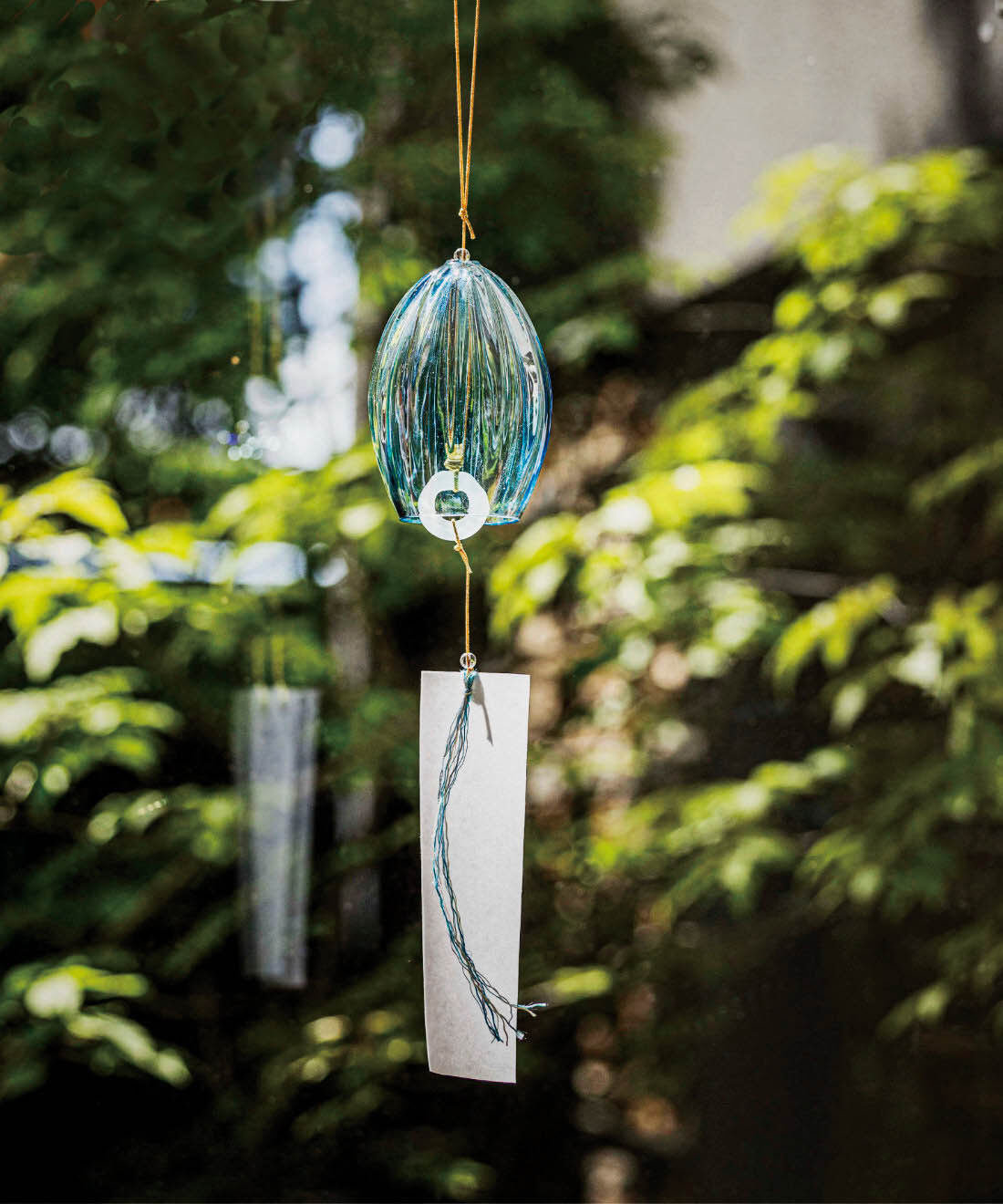＆Stories|小田原のガラス職人が作った 幻想的な海のグラテーションを閉じ込めた 宙吹き風鈴〈ラグーンブルー〉[日本製]