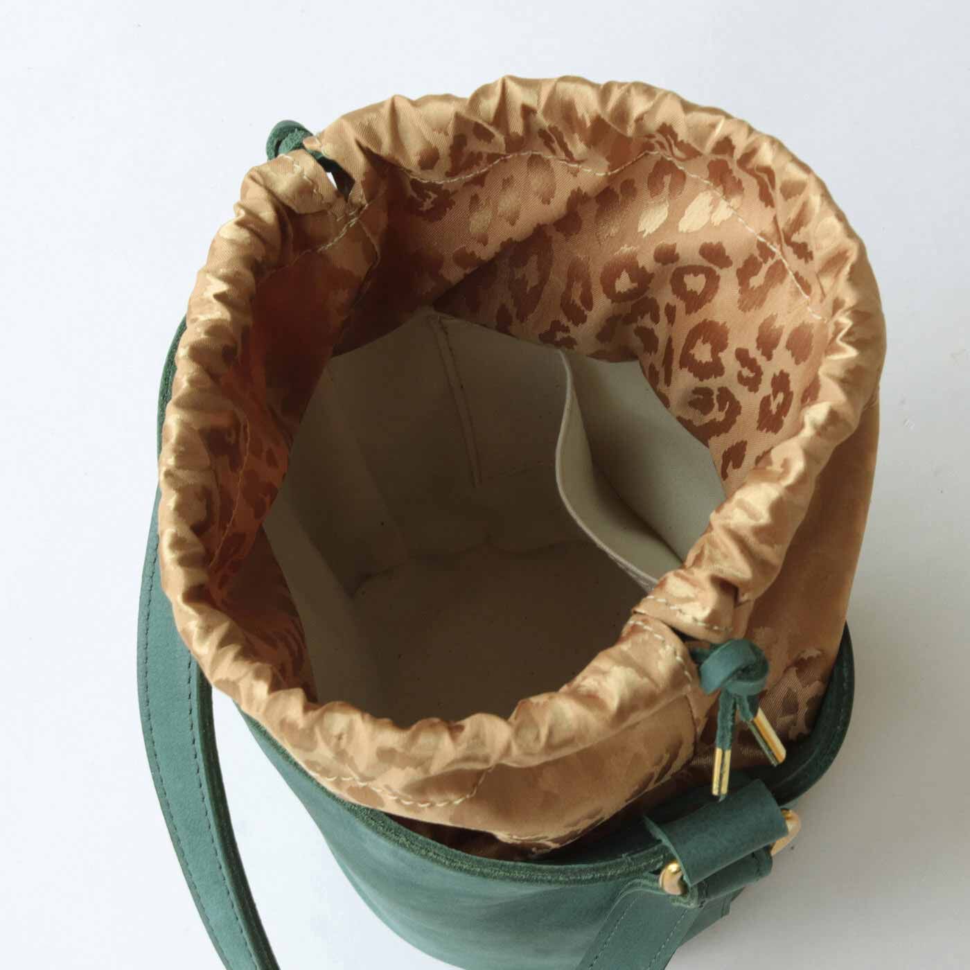 ＆Stories|福岡の鞄作家と作った 職人本革のシトゥルスバッグ〈ターコイズ〉[本革　鞄：日本製]|内生地はしっかりとした綿素材。