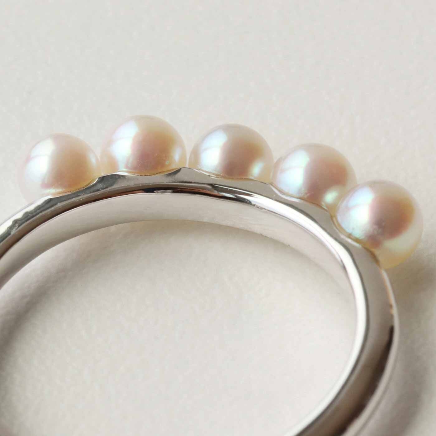 ＆Stories|神戸の老舗真珠メーカーと作った パールクローヌリング〈シルバー925〉|天然のアコヤ真珠のため、ひと粒ひと粒、色味や光沢が異なります。