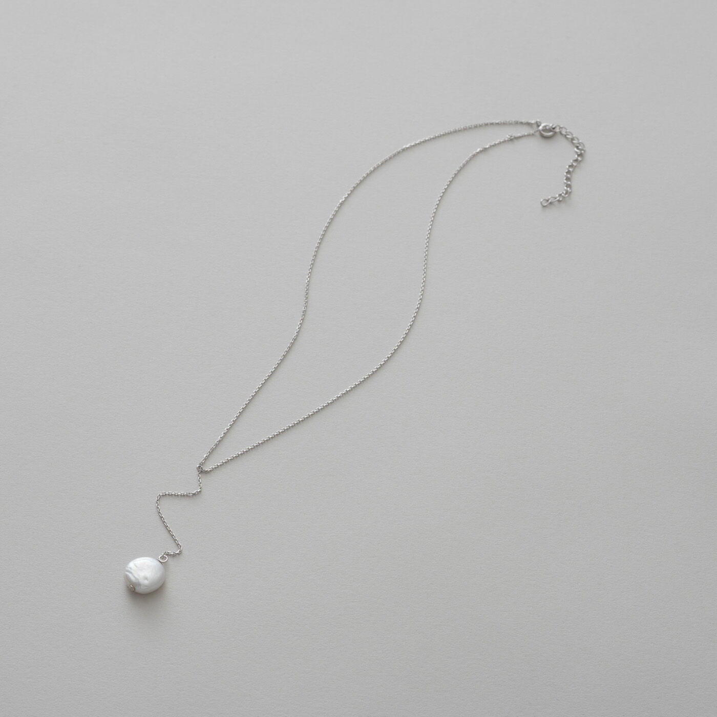＆Stories|神戸の老舗真珠メーカーが手掛けた　一粒コインパールネックレス〈シルバー925〉