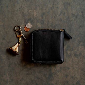 ＆Stories | 福岡の鞄作家ラウンドジップ折り財布〈ブラック〉