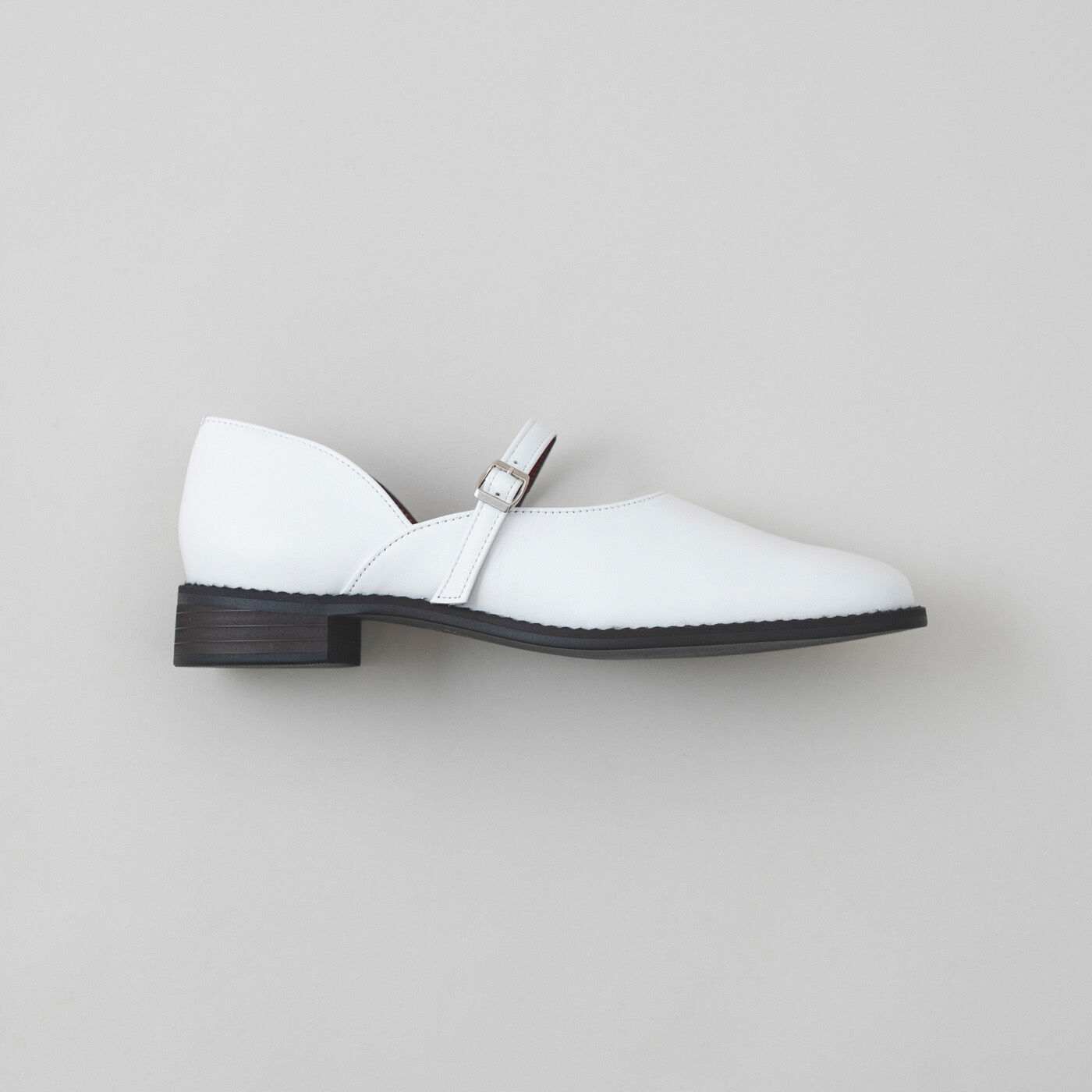 ＆Stories|靴デザイナーの理想で作った 職人本革のレジェルテシューズ〈ホワイト〉