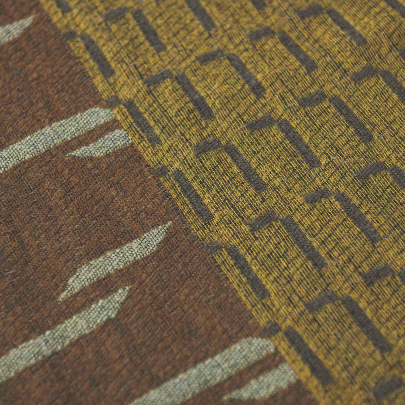 ＆Stories|テキスタイルデザイナーと作った 播州ジャカード織のブークレストール〈ライラック色〉|テキスタイルデザイナー・梶原加奈子さんの独創的なデザインを播州織で緻密に再現。織物工房さんの高い技術で見事に織り上げられています。