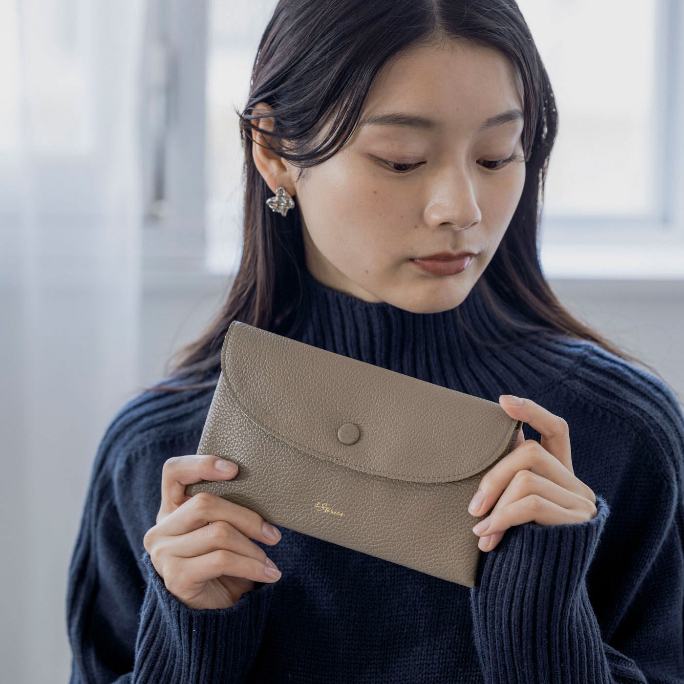 ＆Stories|大阪の財布工房がイタリアンレザーで誂えた　オッティモウォレット〈グレージュ〉[本革 財布：日本製]