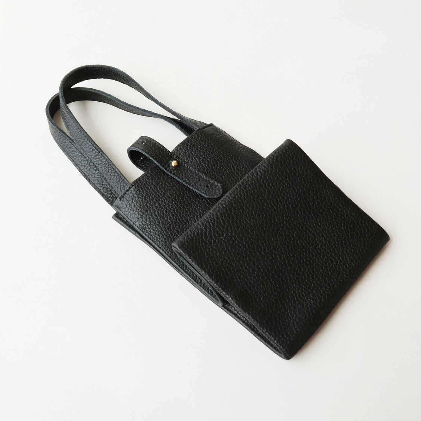 ＆Stories|福岡の鞄作家が作った 職人本革のミルクボトルトートバッグ〈ブラック〉|平たくたためるので、旅先のサブバッグに持って行っても。