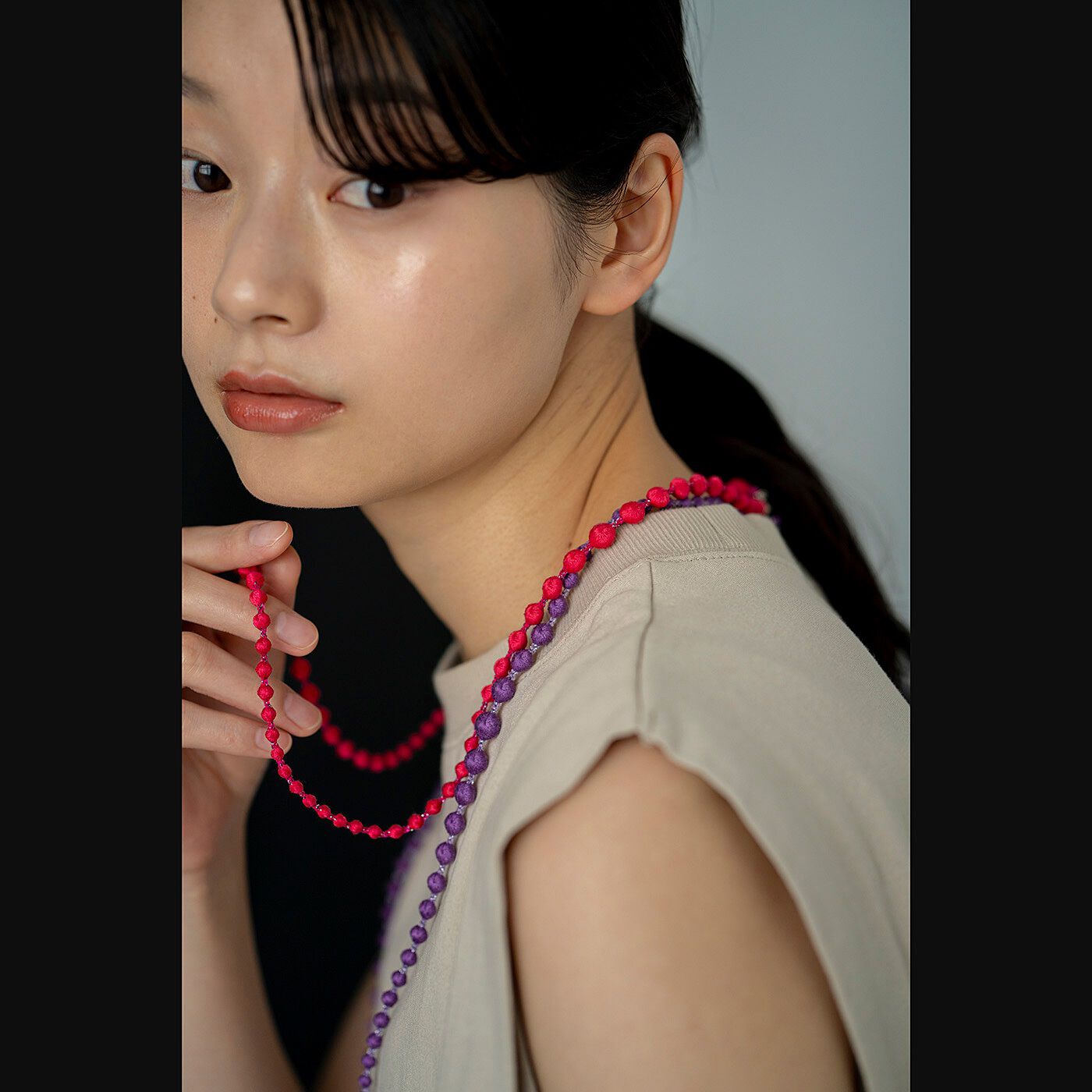 日本職人プロジェクト（Pre-order）|群馬の刺繍工房が作った　誕生石色の刺繍珠ネックレス〈サファイアサックス色・9月生まれ〉[日本製]