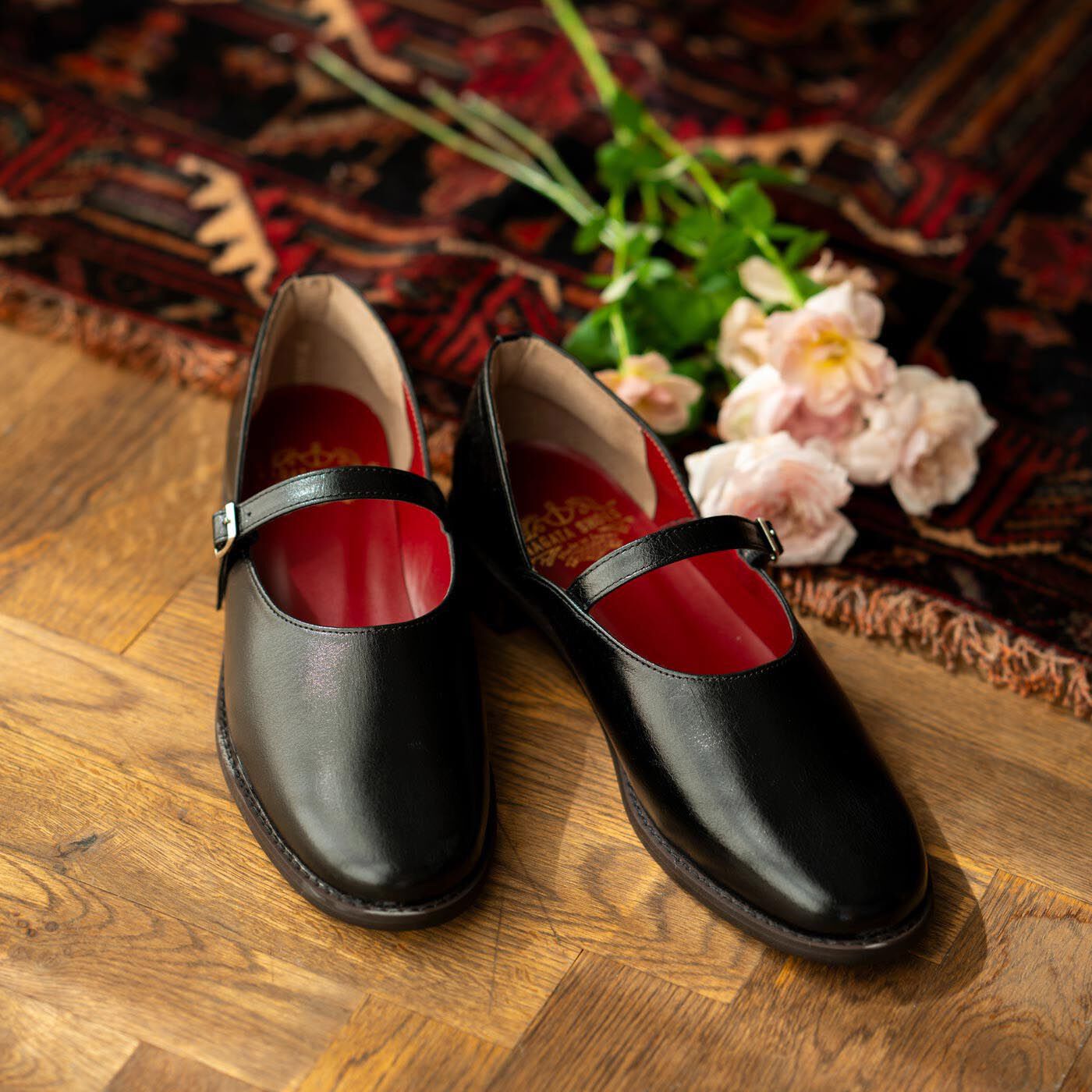 ＆Stories|靴デザイナーの理想で作った 職人本革のレジェルテシューズ〈ブラック〉|神戸・長田の靴デザイナー森下愛さんが「自分が履きたい靴」としてデザインした人気モデルをバージョンアップしました。
