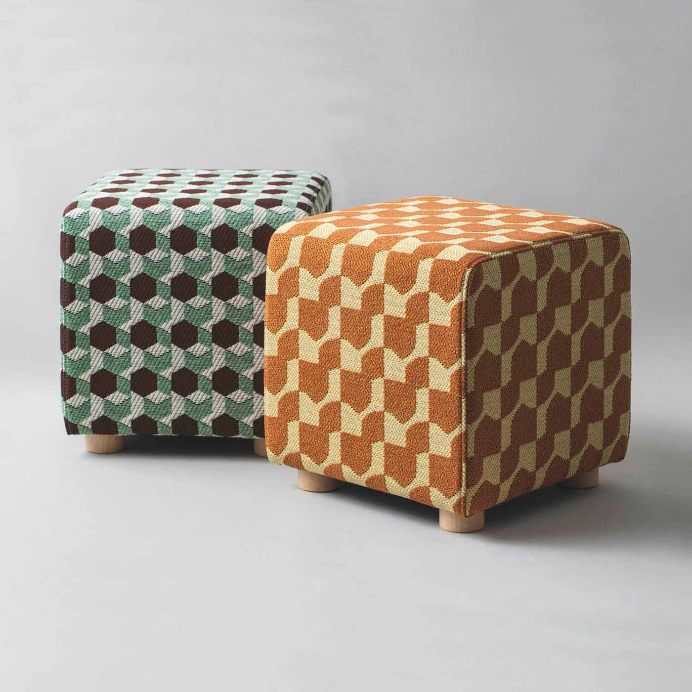 ＆Stories|テキスタイルデザイナーと家具職人が作った 播州ジャカード織のスツール〈チョコミント色〉|梶原さんがこのスツールのために新たにデザインした柄は 2 種類。