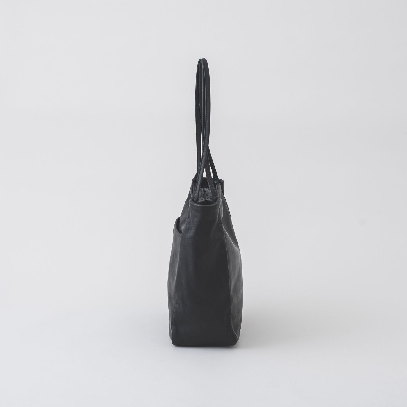 ＆Stories|鞄作りのプロ集団が作った 職人本革のアトラクティヴトートバッグ〈ブラック〉