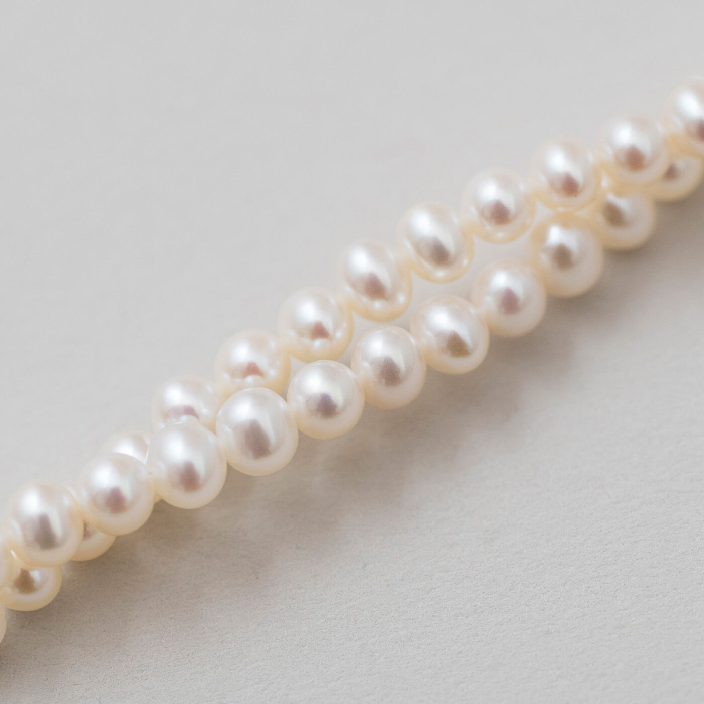 ＆Stories|神戸の老舗真珠メーカーが手掛けた 淡水パールのネックレス〈シルバー925〉|パール粒も少し大きめでボリューム感があります。