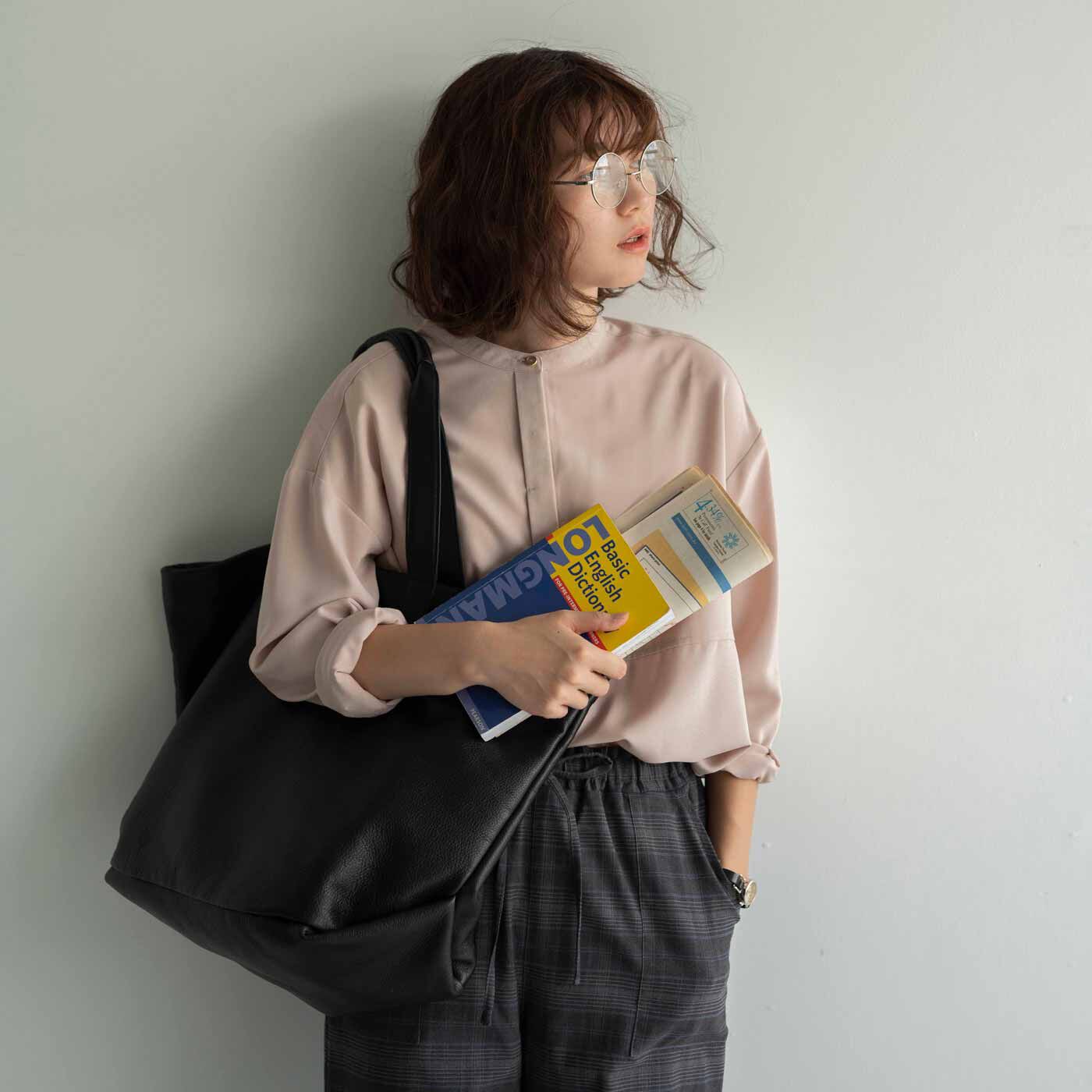 ＆Stories|福岡の鞄作家が作った 職人本革のホエールトートバッグ〈ブラック〉|ラフに持つだけで様になります。