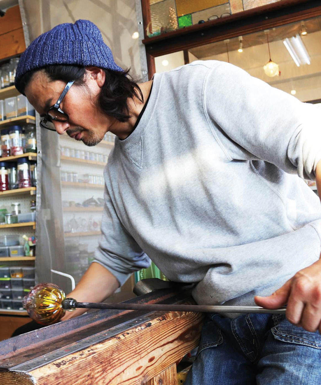 ＆Stories|小田原のガラス職人が作った 幻想的な海のグラテーションを閉じ込めた 宙吹き風鈴〈ラグーンブルー〉[日本製]