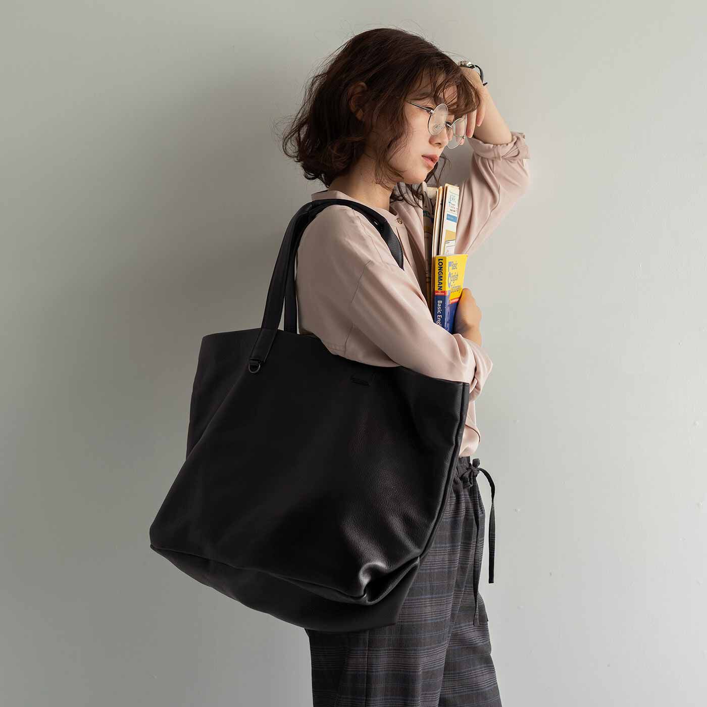＆Stories|福岡の鞄作家が作った 職人本革のホエールトートバッグ〈ブラック〉|くたっとやわらかいビッグサイズのトートバッグ。その名もホエール（くじら）バッグ。