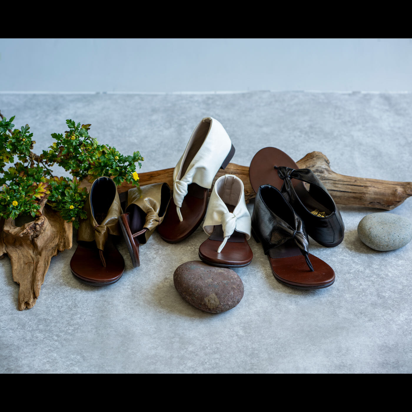 ＆Stories|靴デザイナーの理想で作った　職人本革のスクイーズトング〈ホワイト〉|カラーは3色。