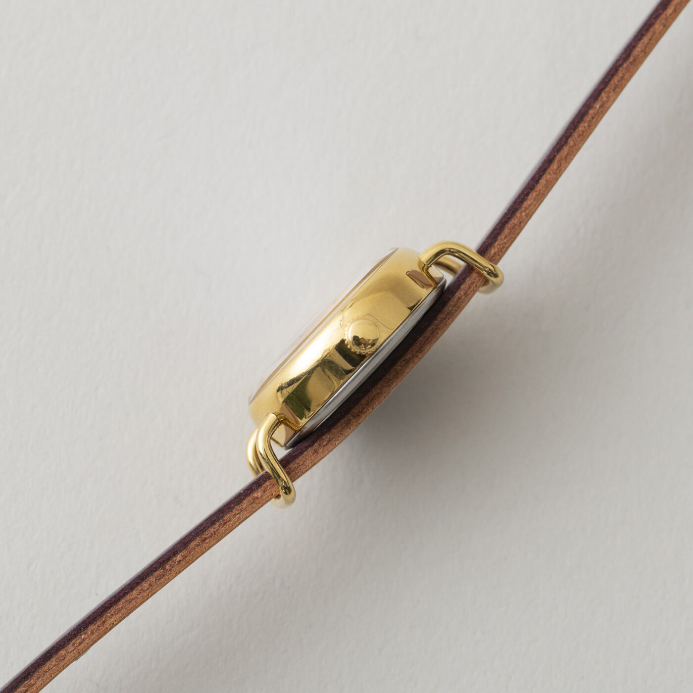 ＆Stories|金沢の時計職人が手掛けた　朝焼けに見惚れる腕時計〈マルベリーパープル〉