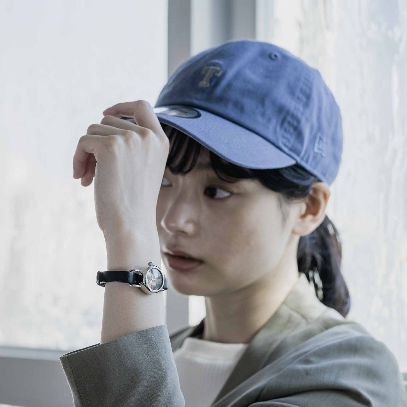 ＆Stories|滋賀の時計職人が手掛けた 神秘のオーロラが美しい 螺鈿（らでん）の腕時計〈ブラック〉