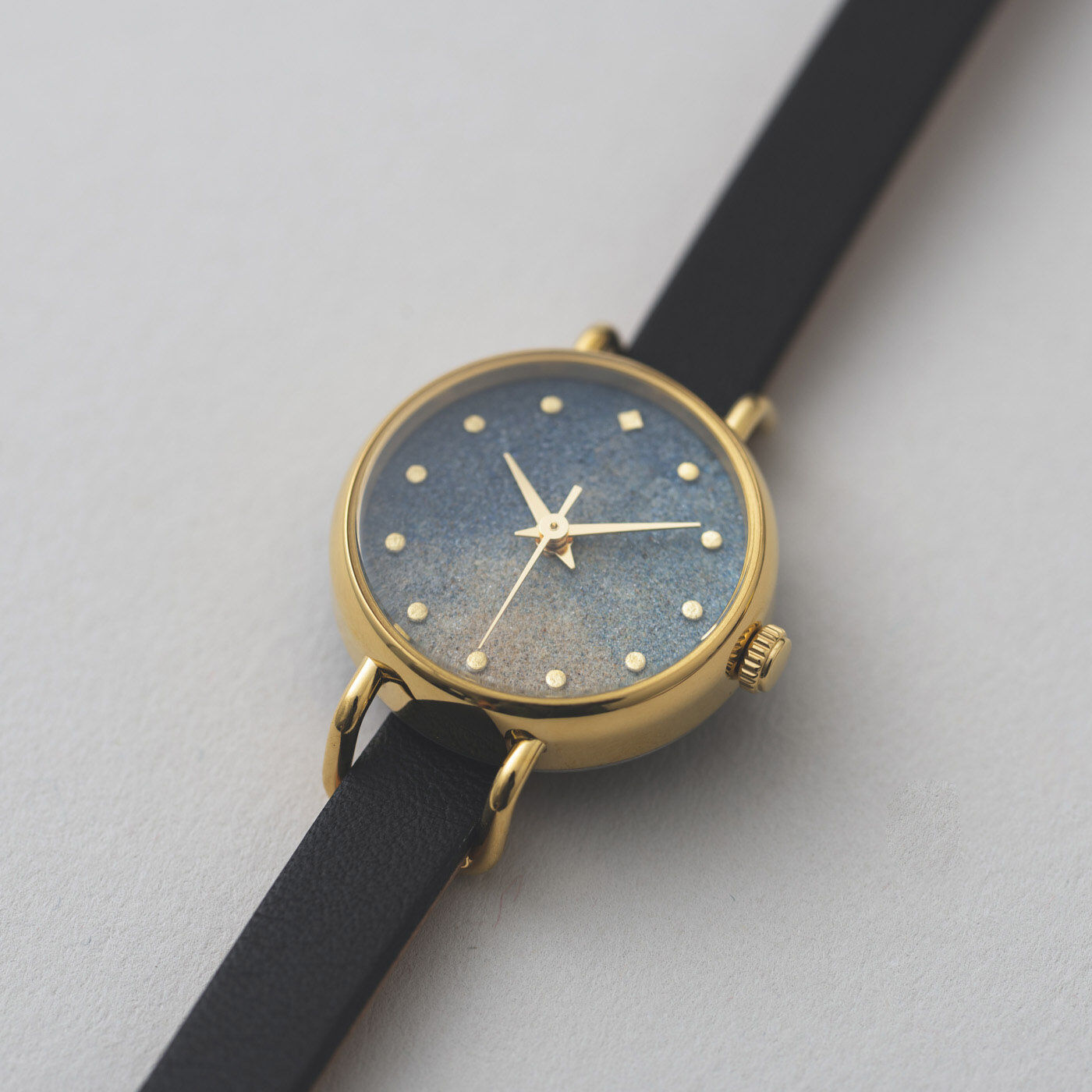 ＆Stories|金沢の時計職人が手掛けた 絵画に見惚れる腕時計〈音楽（1）・ブラック〉