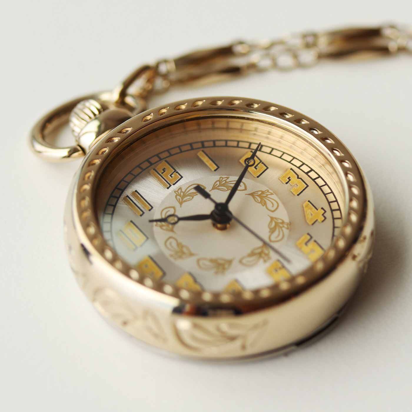 ＆Stories|滋賀の時計工房と作った アールデコ調の懐中時計〈シャンパンゴールド〉|傷が付きにくく、透明度が高く視認性がよいミネラルガラスレンズを使用。