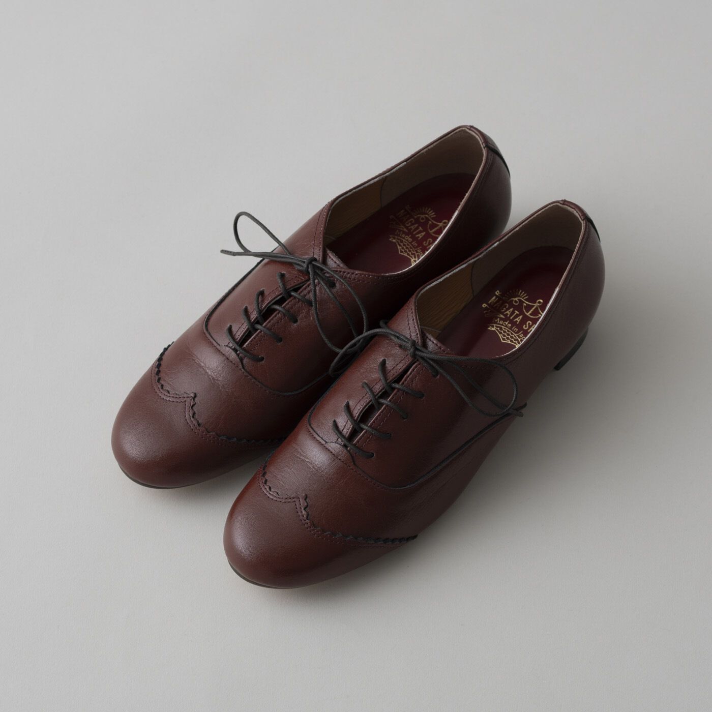 ＆Stories|長田の靴メーカーと作った　職人本革のレースアップシューズ〈レッドブラウン〉|幅広・甲高の足も気持ちよく包み込むデザイン。