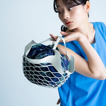 日本職人プロジェクト（Pre-order） | 本革パイナップルバッグホワイトブルーペイズリー